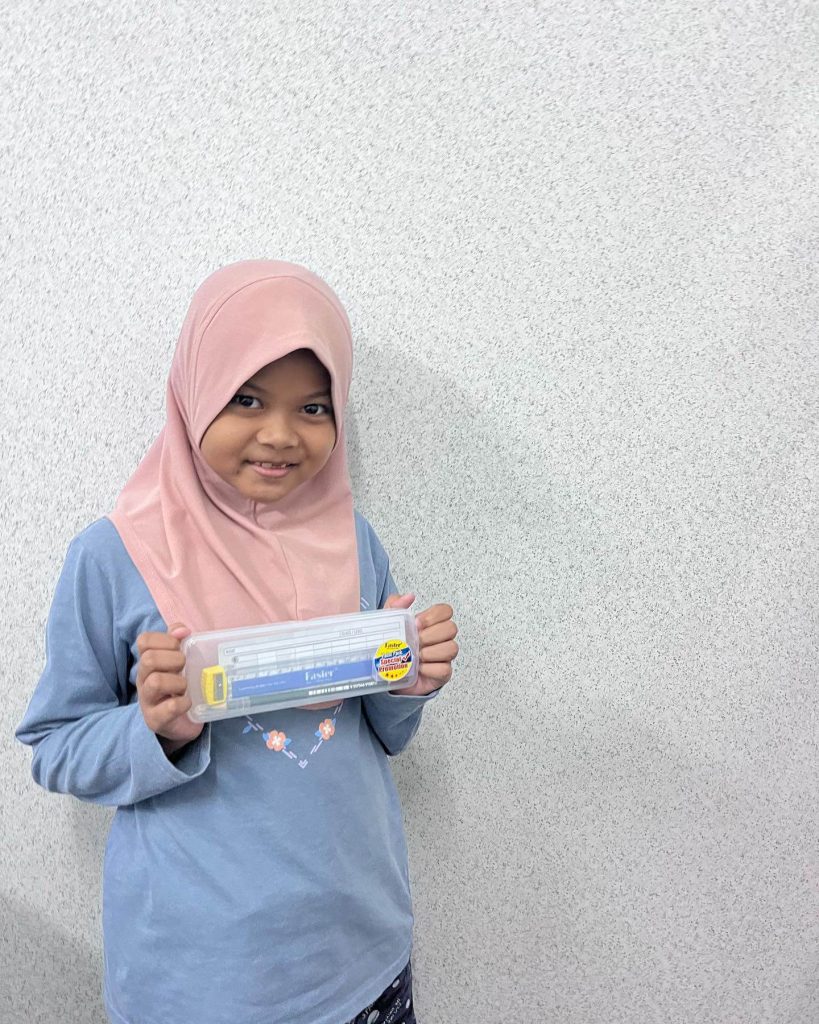 pelajar dapat hadiah