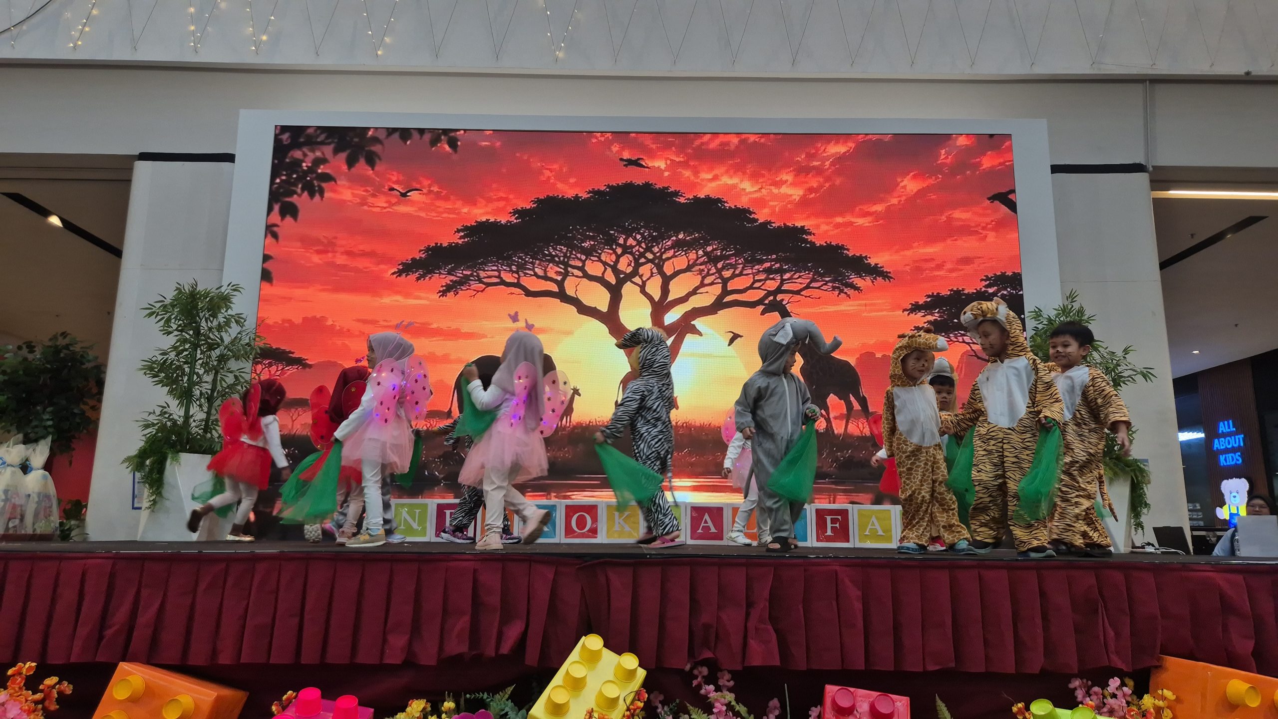 Persembahan anak-anak Little Caliphs pada hari pertama Karnival Pendidikan Neurokhalifah 2026